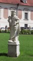Sommer. Allegorische Statue im Lamberger Schlosshof