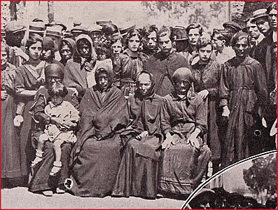 Familiars dels morts de dol, durant la vetlla al local del sindicat metal·lúrgic, el 8 de gener de 1919