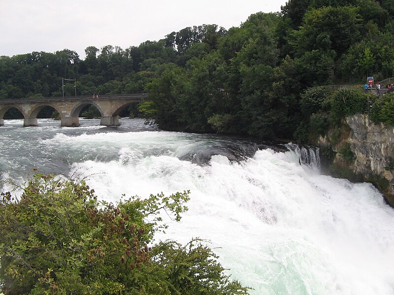 File:Shaffhausen Rheinfall 14 (271).JPG