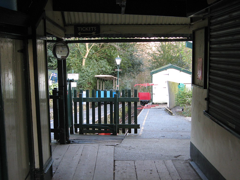 File:Shipley Glen Tramway, Top Station - geograph.org.uk ...