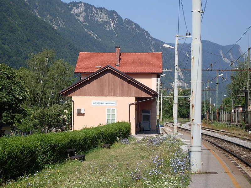 File:Slovenski Javornik-train station.jpg