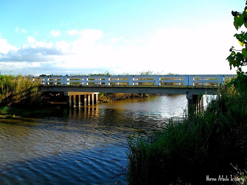 File:Small bridge in Palmas Altas, Barceloneta, Puerto Rico.jpg