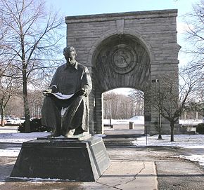 Statua di Nikola Tesla nel parco delle cascate del Niagara.