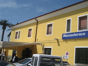 Stazione Monasterace.jpg