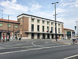 Stazione centrale di Reggio Emilia.jpg
