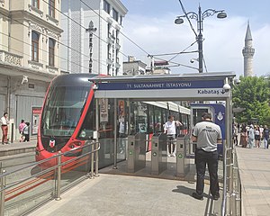 İstanbul Tramvayı Sultanahmet: Hatlar, Hizmetler, Çevre alanı