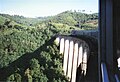 Passage d'un Nîmes-Clermont-Ferrand sur le viaduc en 1994.
