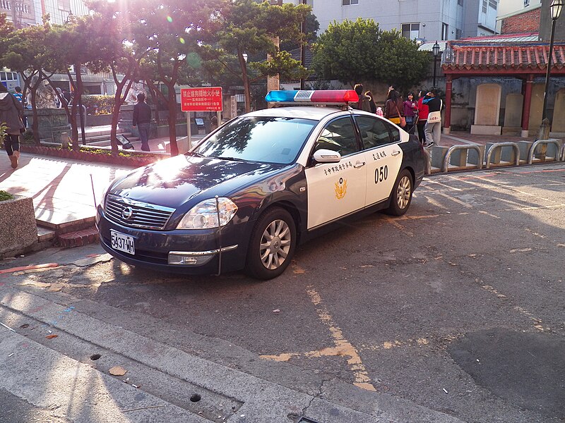 File:Taichung City Police Department Patrol Car in Dajia 20110127.jpg