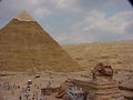 カフラー王のピラミッドとスフィンクス像