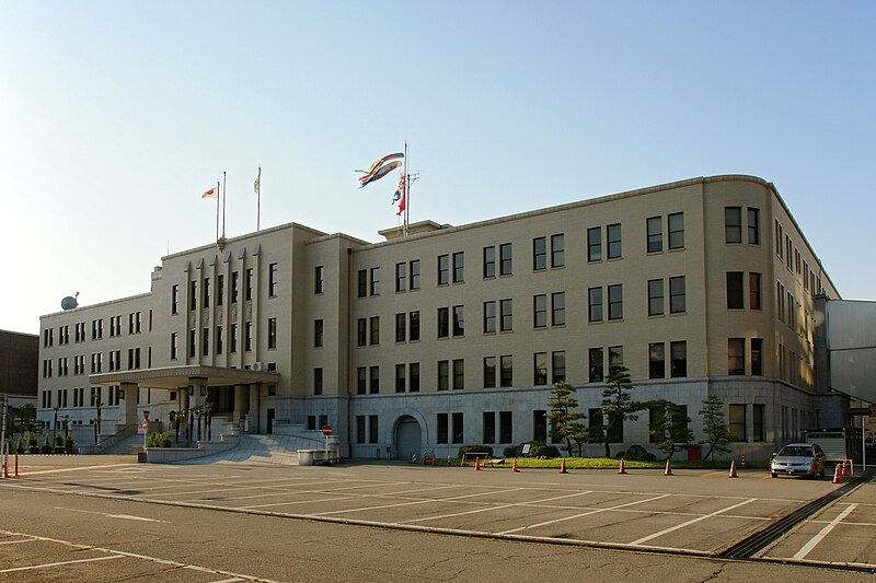 File:Toyama Prefectural Office Building03st3200.jpg