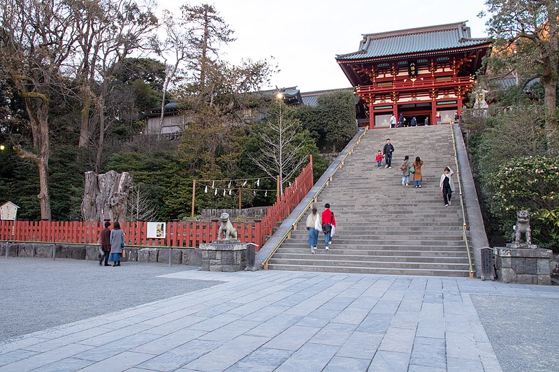 File:Tsurugaoka Hachiman-Shrine 11.jpg