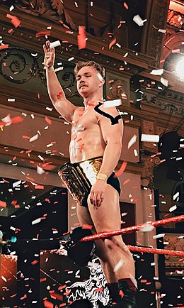 https://upload.wikimedia.org/wikipedia/commons/thumb/d/d0/Tyler_Bate_Cropped.jpg/260px-Tyler_Bate_Cropped.jpg