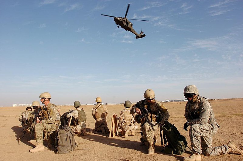 US and Iraqi Army soldiers guarding the border in Iraq.