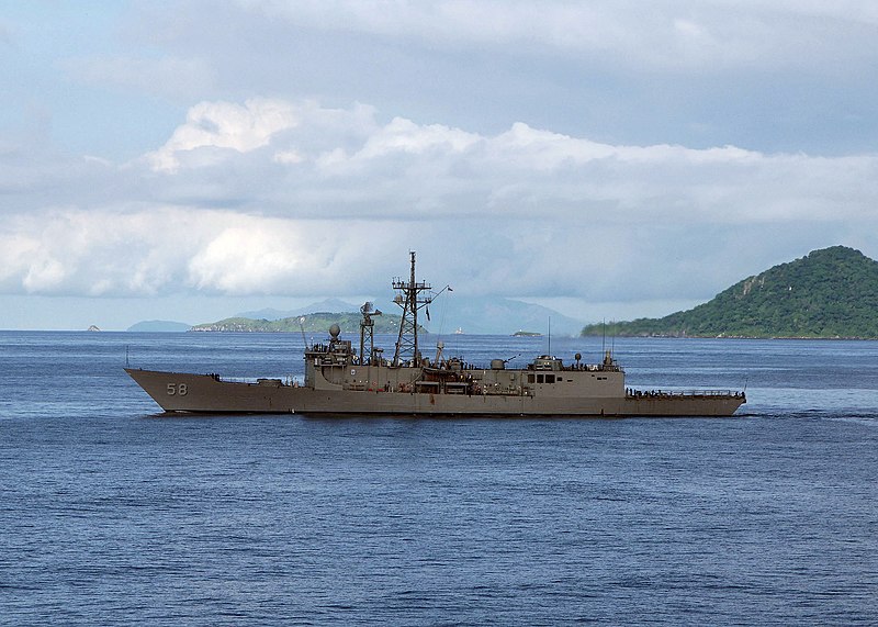 File:US Navy 050716-N-4374S-001 The guided missile frigate USS Samuel B. Roberts (FFG 58) approaches the Panama Canal to transit from the Pacific Ocean to the Caribbean Sea.jpg