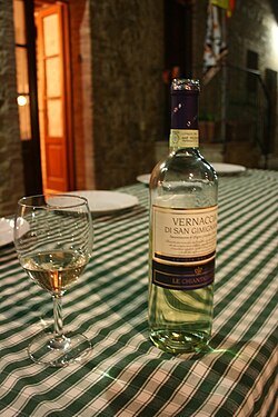 A bottle and glass of Vernaccia di San Gimignano Vernaccia di San Gimignano.jpg