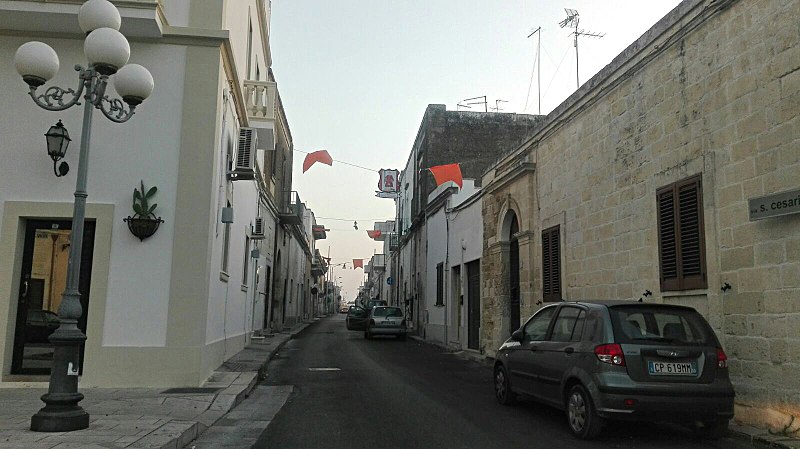 File:Via San Cesario, Cavallino (addobbi per San Cesario di Terracina).jpg