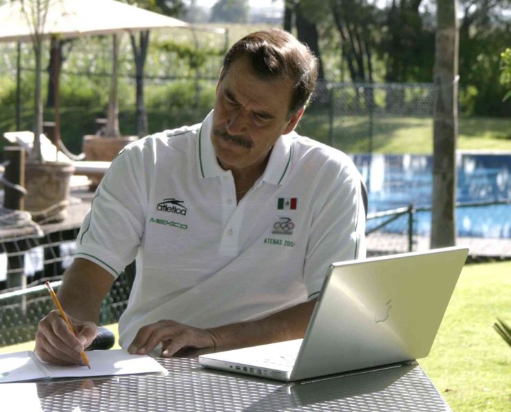 File:Vicente Fox laptop.jpg