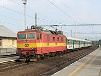 Vranovice, nádraží, lokomotiva 263.002.jpg