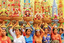 Bali is famous for its rich and colourful culture, Hindu festivals and dances. Warna warni Banten.jpg