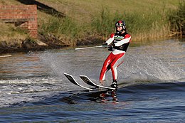 Water skiing on the yarra02.jpg