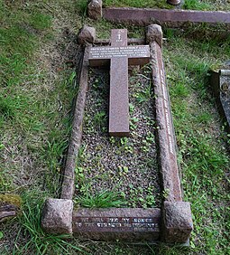 Frederic Weatherly's grave Weatherly's grave, Smallcombe Cemetery, Bath.jpg