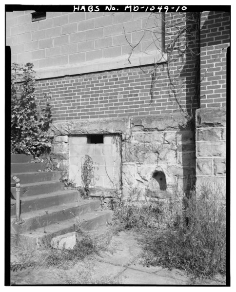 File:Westernport Public School, West side Hammond Street south of Division Street, Westernport, Allegany County, MD HABS MD,1-WESPO,2-10.tif