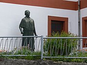 Памятник Кларе Цеткин в Кёнигсхайн-Вайдерау (Средняя Саксония)