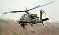 Прототип вертольота YAH-64 Apache під час демонстраційного польоту. 18 березня 1982