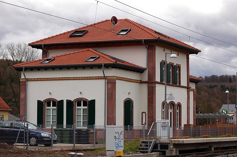 File:Zuzenhausen - Bahnhof 2016-03-28 16-28-27.JPG