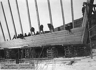 Hull planking. The hull is placed on stands, called 'gorodok' (Russian: городок), that allow easy access to every part of it.[9]