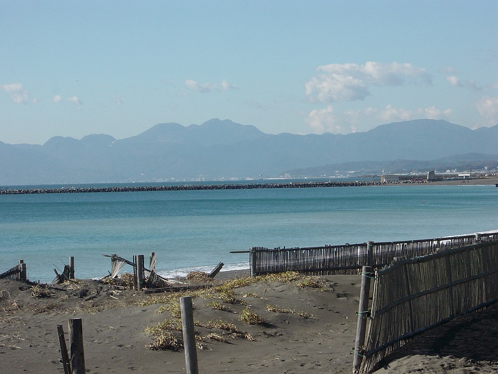 File 湘南海岸から見る箱根の山々 Panoramio Jpg Wikimedia Commons