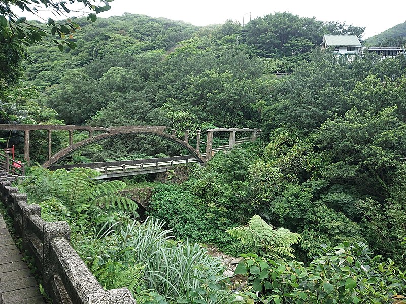 File:金瓜石-外九份溪圳橋.jpg