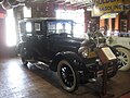 1. An American sedan from 1924 Een Amerikaanse sedan uit 1924.