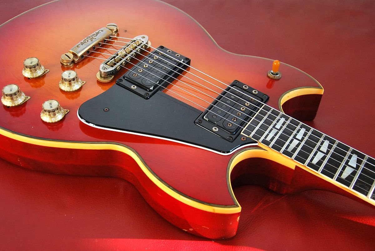 File:1981 YAMAHA SG1000 - body from neck left.jpg - Wikimedia 