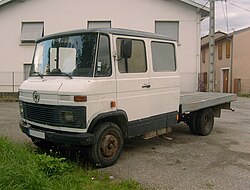 Front view (from the left) of the truck.