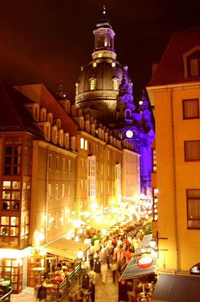 File:2006-05-13 Muenzgasse Frauenkirche Dresden.JPG