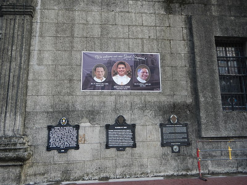 File:432Saint Andrew's School Cathedral Market Parañaque City 20.jpg