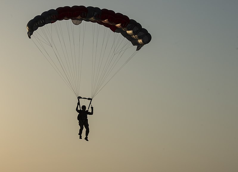 File:82nd ERQS conducts FINI jump 170401-F-QX786-0241.jpg