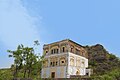 Ο εγκαταλελειμμένος Γκουντβάρα Τσόα Σαχίμπ κοντά στο Οχυρό Ρόχτας στο Πακιστάν, χτίστηκε στην τοποθεσία όπου πιστεύεται ευρέως πως ο Γκουρού Νάνακ δημιούργησε μία πηγή νερού σε ένα από τα ταξίδια του.[72]