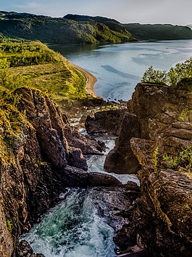 Adamsfjordfossen in der Finnmark in Norwegen