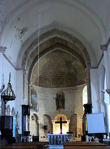 File:Aignan - Eglise Saint-Saturnin - Nef -1.JPG