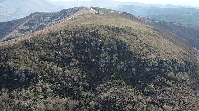 Alto de Torrentes (o del Polvoreiro), en la Sierra del Oribio (Samos, Lugo), en la que se ubica la torre de vigilancia forestal del Oribio