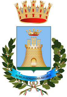 City coat of arms: the stylization of the castle, with the motto Nobilis Fidelissima Regibus. Amantea-Stemma.png