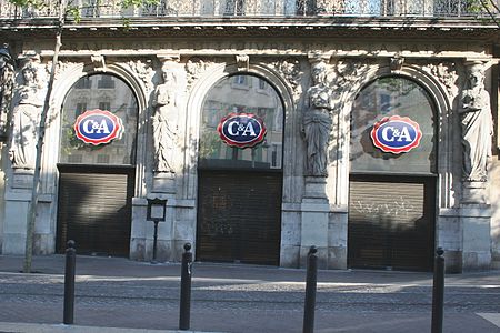 Cariatides, Marseille, façade de l'hôtel Louvre et Paix.