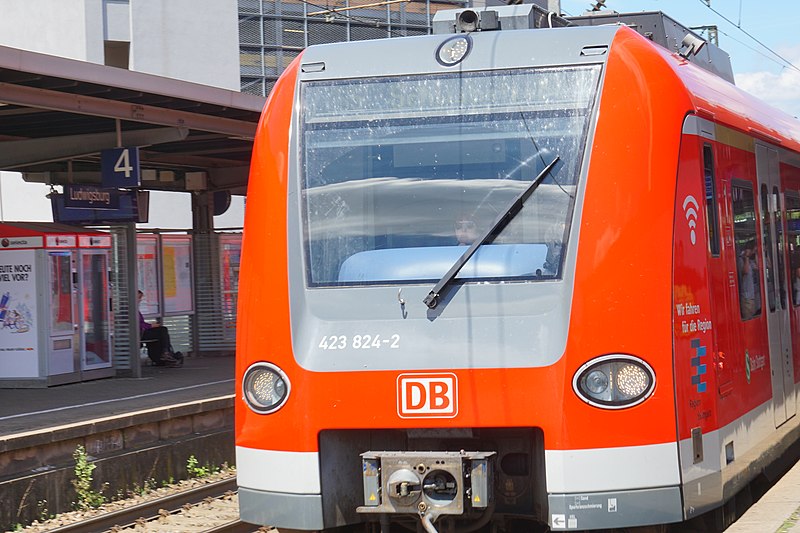 File:Bahnhof Ludwigsburg 112.jpg