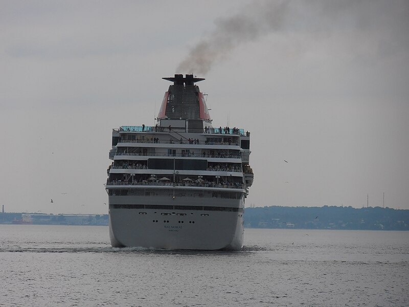 File:Balmoral departing Tallinn 7 July 2012.JPG