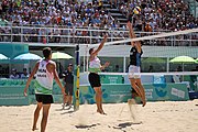 Deutsch: Beachvolleyball bei den Olympischen Jugendspielen 2018; Tag 11, 17. Oktober 2018; Jungen, Spiel um Platz 3 – Argentinien-Ungarn 2:0 (21–15/21–15) English: Beach volleyball at the 2018 Summer Youth Olympics at 17 October 2018 – Bronze Medal Match – Argentina-Hungary 2:0 (21–15/21–15)