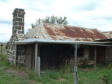 Kelly's childhood home, and where his siblings were born