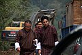 Bhutan-Straßenbau-124-Dochu La-Abfahrt-Fahrer-NN-Tobden-gje.jpg