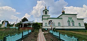 Biserica „Sf. Parascheva” din localitate, monument ocrotit de stat.